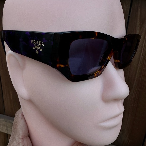 Prada Brown Sunglasses with Geometric Design - Picture 7 of 14